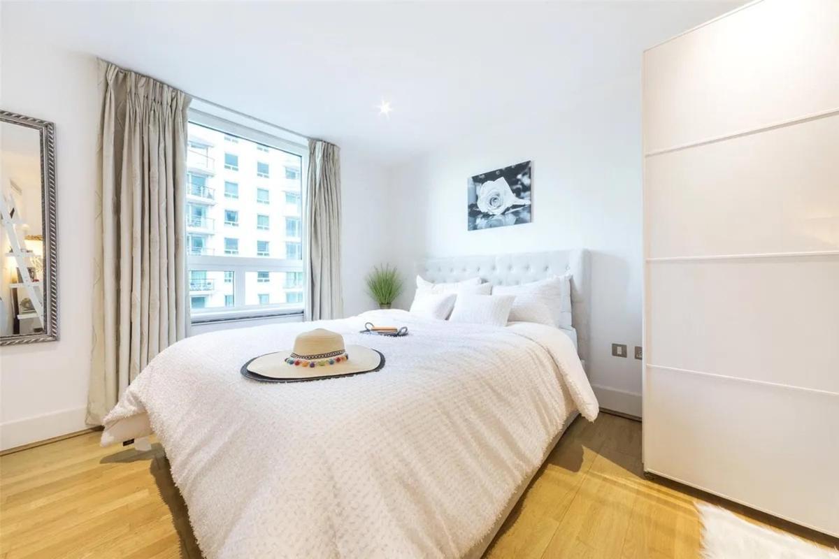 Apartament Panoramic Riverside Facing - 2 Bed - 2 Bath - 2 Balconies - In Nine Elms *